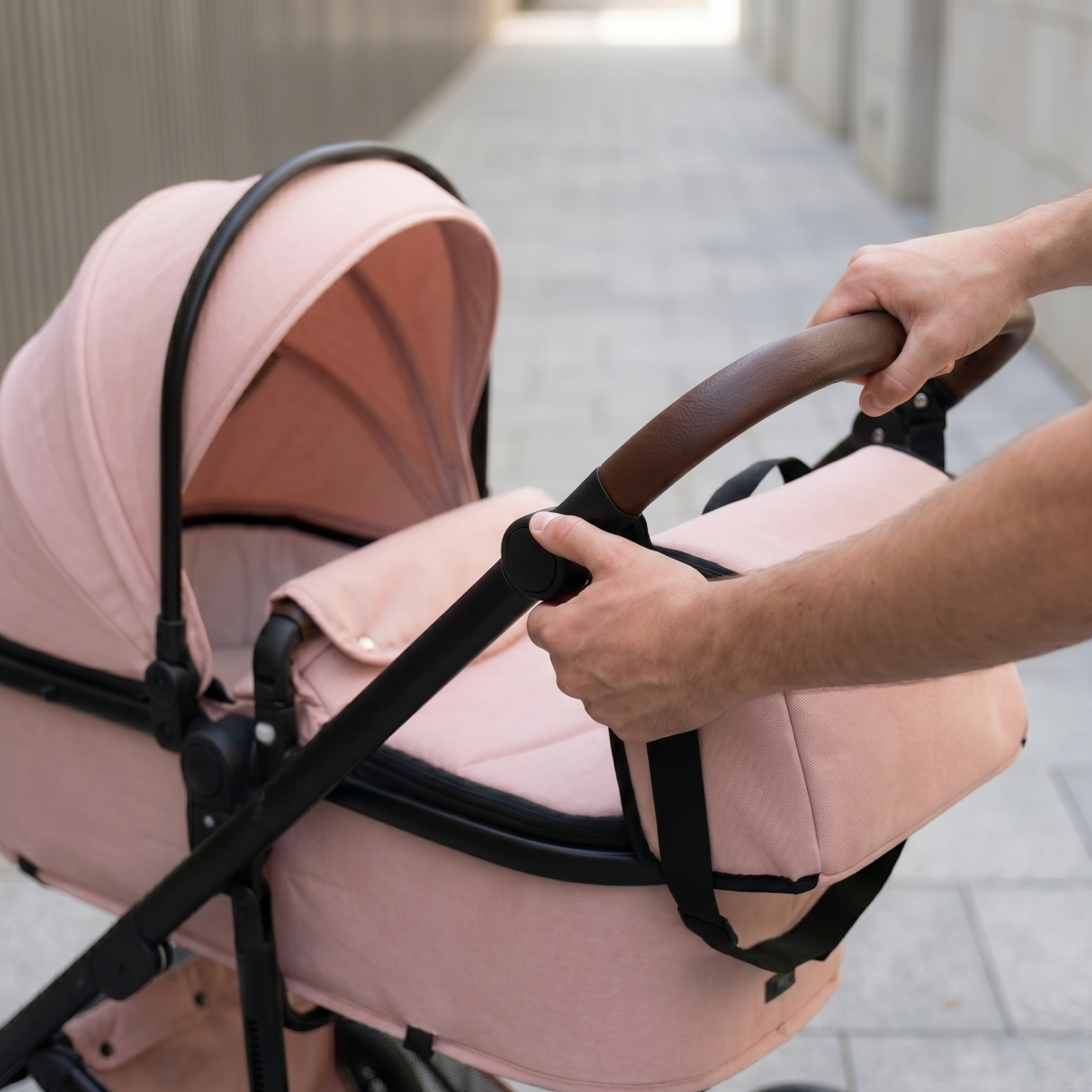 Twinky 4-in-1 Kinderwagen - Soft Pink (Buggy, Autostoel & Reisbedje in 1)